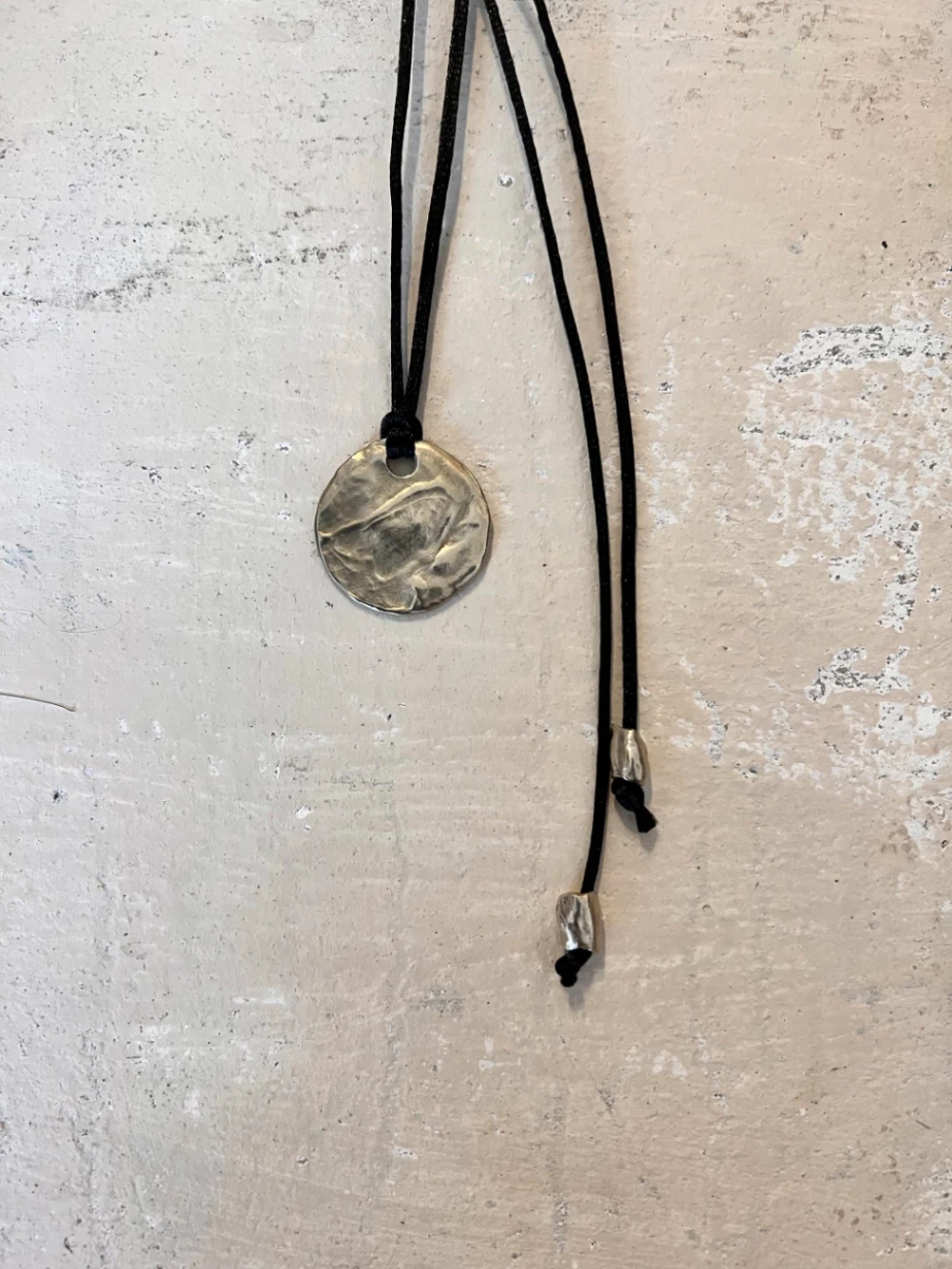 Collar Isola